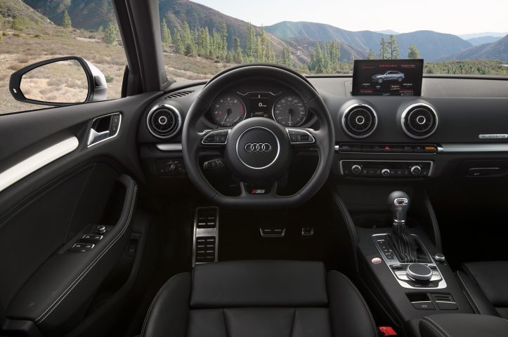 2016-Audi-S3_Салон