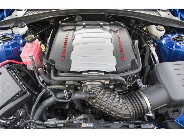 2016_Chevrolet_Camaro_двигатель