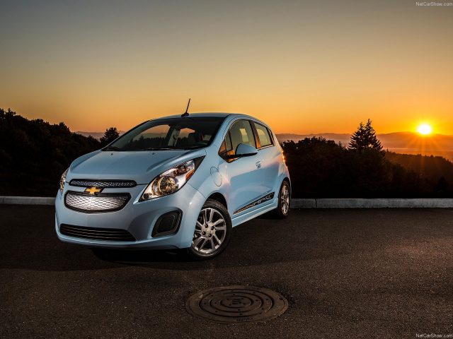 Chevrolet-Spark_EV-2014_Вид Спереди