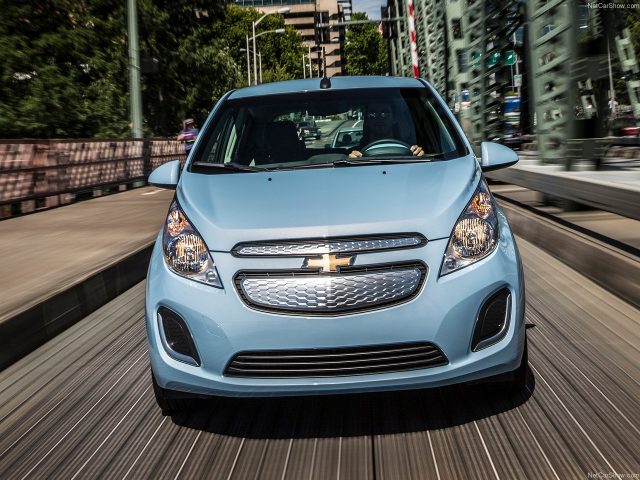Chevrolet-Spark_EV-2014_Вид_Спереди
