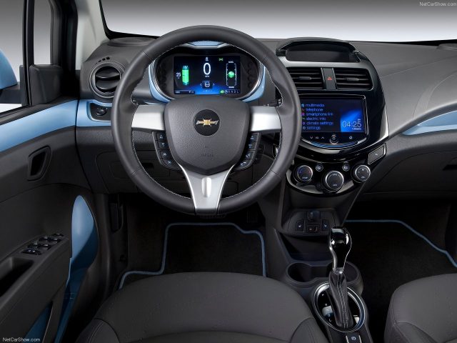 Chevrolet-Spark_EV-2014_Салон
